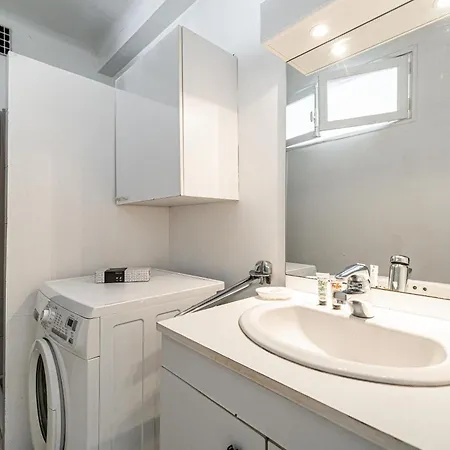 Le Bristol Avec Balcon Au Calme En Centre-ville * Cannes