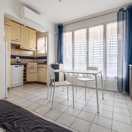 Le Bristol Avec Balcon Au Calme En Centre-ville Lejlighed Cannes