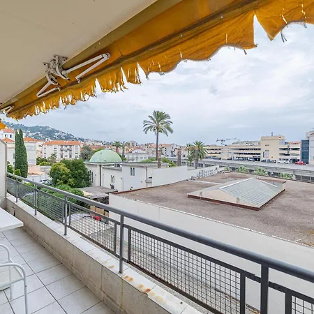 Le Bristol Avec Balcon Au Calme En Centre-ville *
